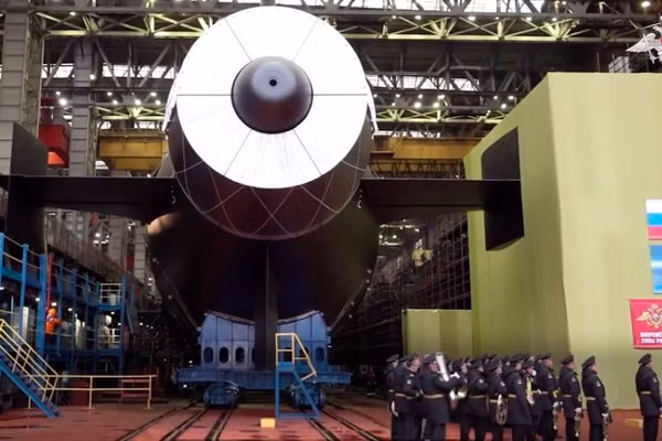 Lễ hạ thủy tàu ngầm Khabarovsk. 