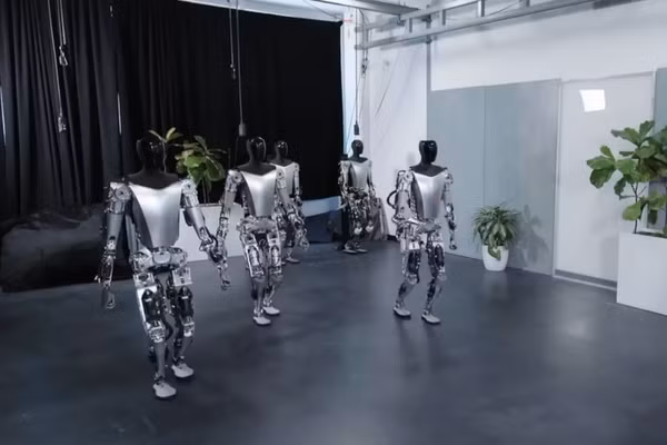 Elon Musk dự đoán robot sẽ vượt bác sĩ phẫu thuật trong 3 năm