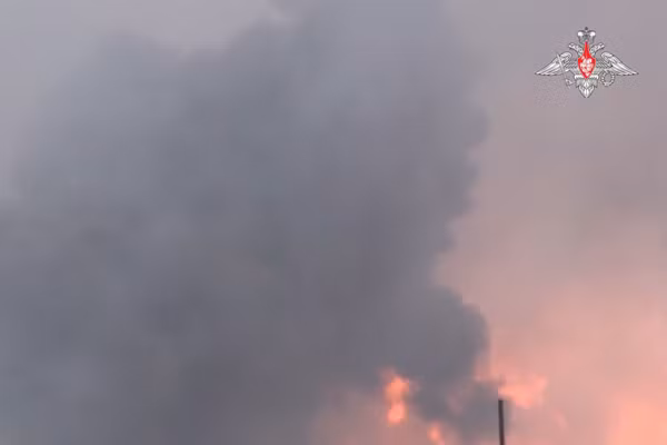 Video Nga phô diễn dàn xe tăng T-14 Armata, robot và drone tại Center-2026