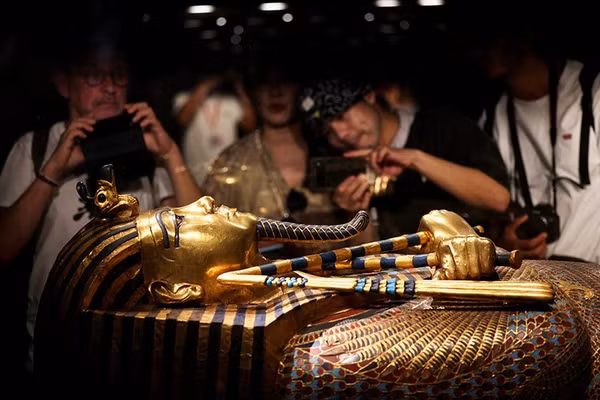 Bí mật kho báu của vua Tutankhamun lần đầu hé lộ sau hơn 100 năm