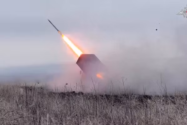 Nga phá hủy hệ thống Grad, tập kích loạt hạ tầng cảng và năng lượng Ukraine
