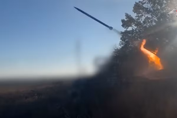 Hỏa lực Nga bẻ gãy phòng tuyến, san phẳng xưởng UAV tầm xa của Ukraine