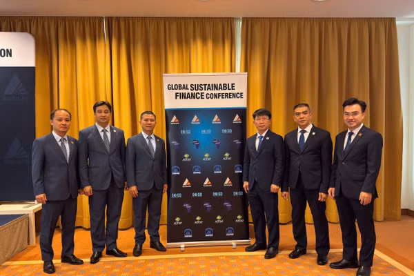 VDB nhận Giải thưởng Đổi mới sáng tạo xuất sắc trong Sản phẩm và Dịch vụ Tài chính Bền vững
