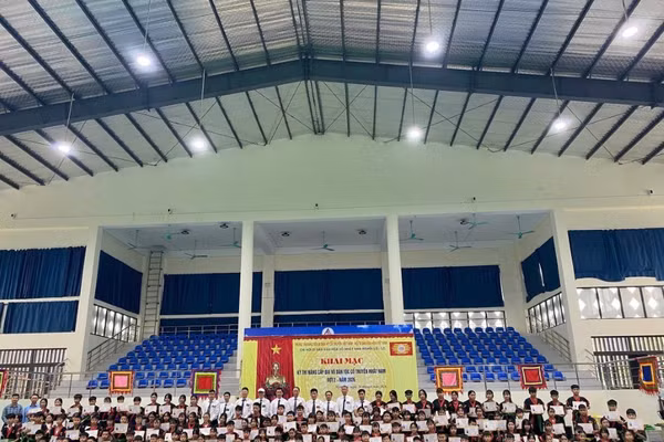 Âm vang tiếng hét học trò 