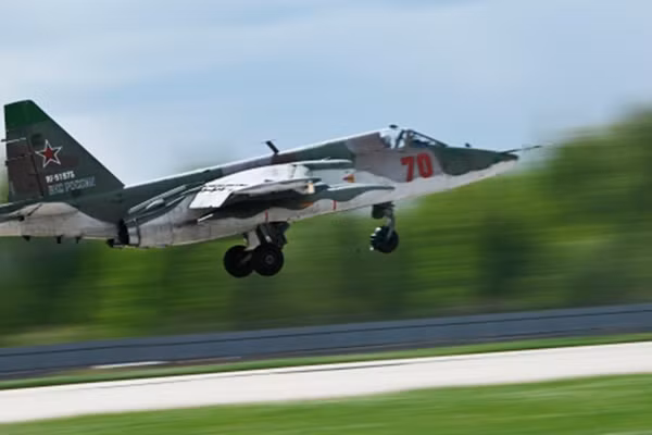 Máy bay Su-25.