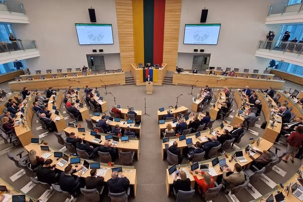 Quốc hội Lithuania bỏ phiếu dỡ bỏ lệnh cấm đặt vũ khí hạt nhân, Nga lên tiếng