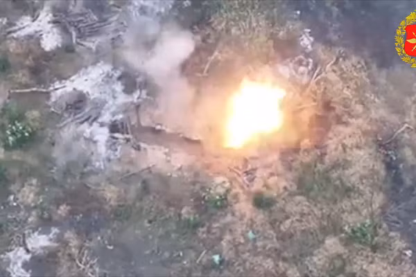 Nga dội hỏa lực dồn dập, Ukraine mất xe tăng, xe bọc thép HMMWV và pháo Paladin