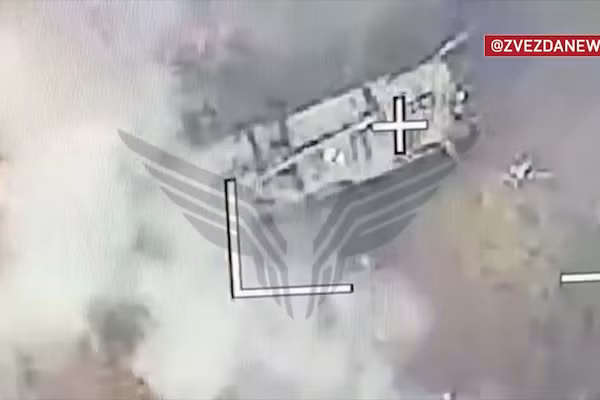 Khoảnh khắc UAV Lancet xóa sổ pháo tự hành CAESAR