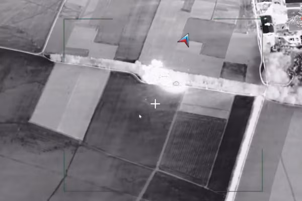 Khoảnh khắc Iskander-M xóa sổ hoàn toàn điểm phóng gồm 25 UAV