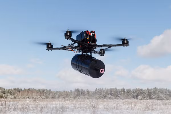 Drone điều khiển bằng sợi quang.