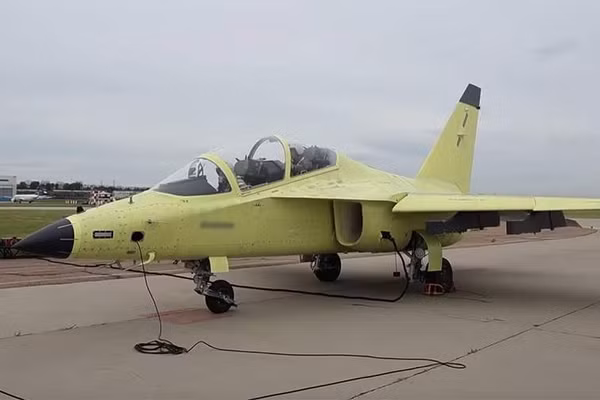 Nga công bố cột mốc mới của Yak-130M sau chuyến bay thử đầu tiên