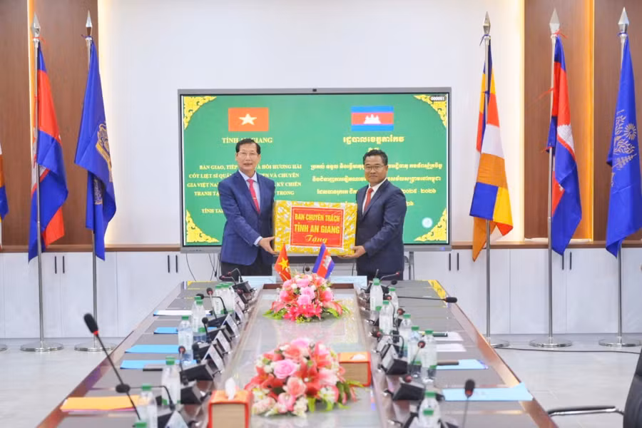 0-tiep-nhan-hai-cot-1-4.jpg
