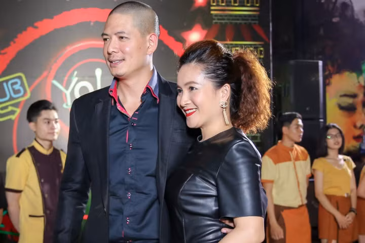 Vợ chồng Bình Minh tình cảm khi xuất hiện cùng dàn sao trên thảm đỏ