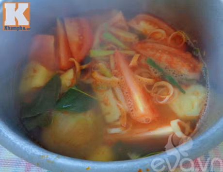 Canh bach tuoc nau chua hap dan cuoi tuan - Anh 3