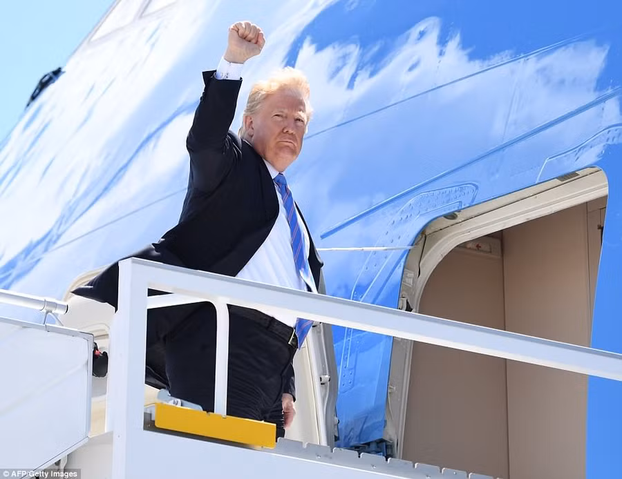 Ông Trump rời Canada tới Singapore