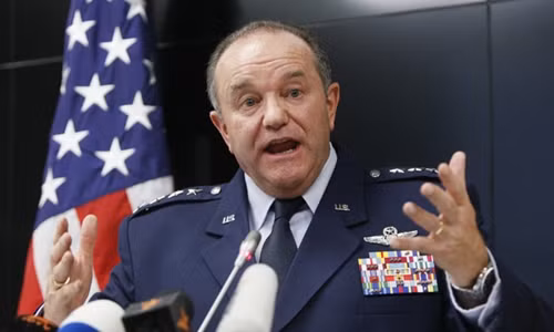 Tướng Philip Breedlove. Ảnh: Reuters. nato-tinh-tang-cuong-phong-thu-khu-vuc-gan-nga