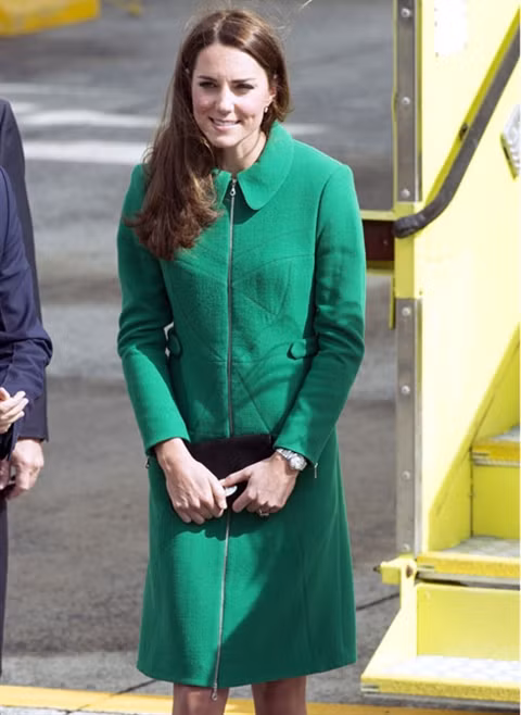 Vay lien mau xanh thanh lich nhu cong nuong Kate Middleton
