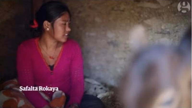 Phụ nữ Nepal phải ăn ngủ ngoài chuồng bò vào ngày phu nu nepal phai an ngu ngoai chuong bo vao ngay
