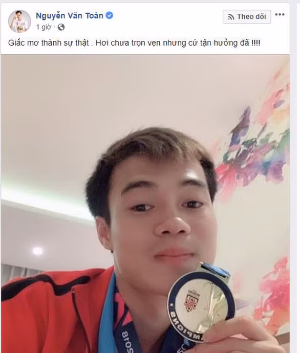 Văn Toàn không có nhiều cơ hội thi đấu ở AFF Cup 2018 do dính chấn thương giữa chừng. Vì thế có thể hiểu lý do khiến anh thấy chưa trọn vẹn - Ảnh chụp màn hình.