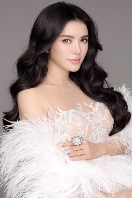 Nhung sao Viet giau co nhat nhi showbiz da trai qua tuoi tho co cuc the nao? - Anh 1