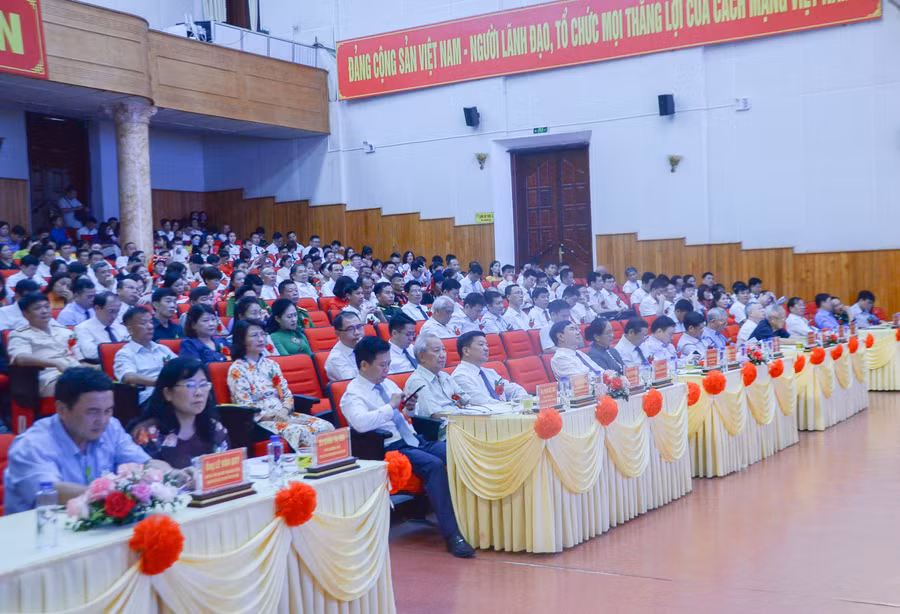 Đại biểu tham dự hội nghị.