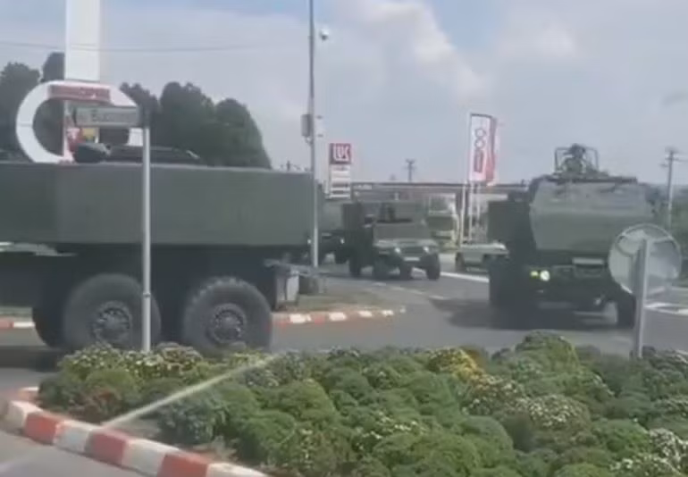 Đoàn xe quân sự xuất hiện cách biên giới Ukraine 85km.