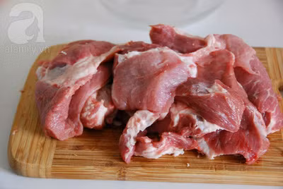 Đây là cách làm chả lụa không dùng hàn the mà vẫn giòn ngon tuyệt đối! ảnh 4 Đây là cách làm chả lụa không dùng hàn the mà vẫn giòn ngon tuyệt đối! ảnh 4