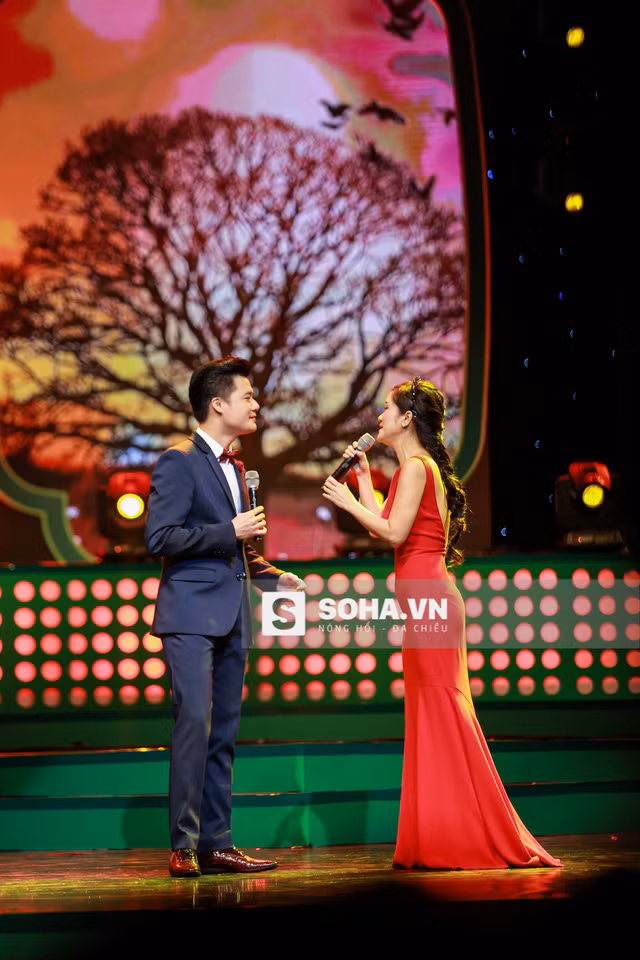  Cặp song ca Hồng Nhung - Quang Dũng khiến cả khán phòng ngập tràn cảm xúc khi thể hiện các ca khúc của cố nhạc sĩ Trịnh Công Sơn. 