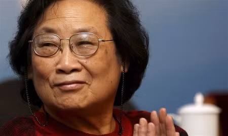 Bà Đồ U U được trao giải thưởng Nobel Y học 2015. Ảnh: Jin Liwang
