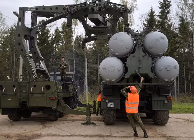 S-400 trong quá trình vận tải S-400 trong quá trình vận tải