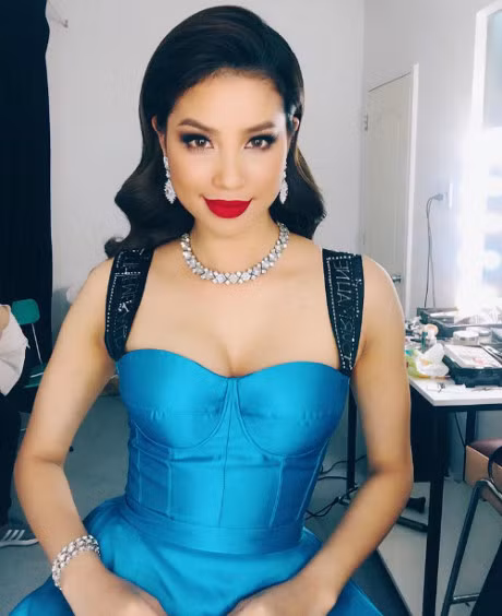 Ngoc Trinh dang yeu khi lam mat nung, Pham Huong quyen ru tro lai style 