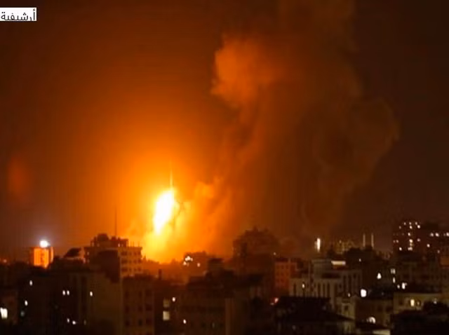 Clip: Phòng không Syria chặn loạt tên lửa Israel trên bầu trời thủ đô