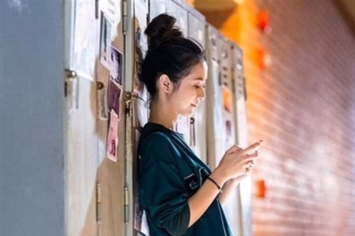 10 cách nhắn tin của con gái làm con trai... muốn điên