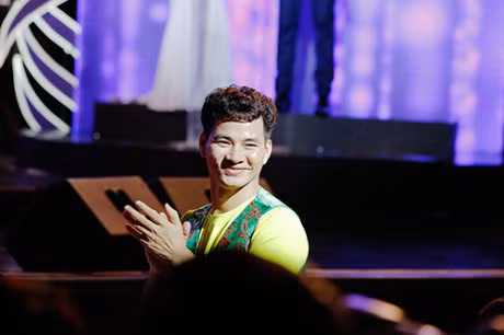 Xuan Bac toc xoan sanh dieu, 