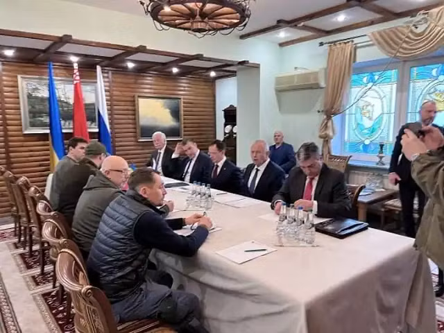 Đàm phán giữa Nga và Ukraine.