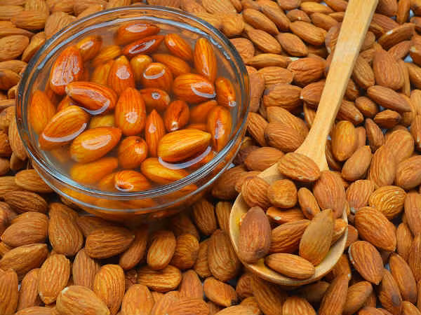 Hạnh nhân: ¼ chén hạnh nhân chứa khoảng 105mg magie. Hạnh nhân cũng giàu vitamin E – một chất chống oxy hóa giúp hệ miễn dịch và mắt khỏe mạnh. Đây còn là món ăn vặt bổ dưỡng nữa.