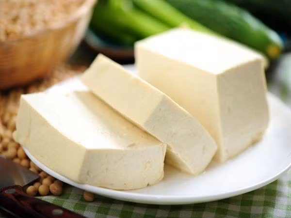Đậu phụ: Nửa bát đậu phụ có 37mg magie. Đây cũng là nguồn protein cung cấp cho cơ thể nhiều chất sắt.