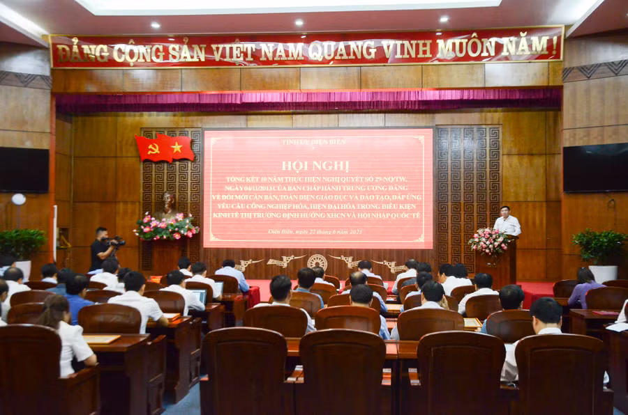 Toàn cảnh hội nghị. Toàn cảnh hội nghị.