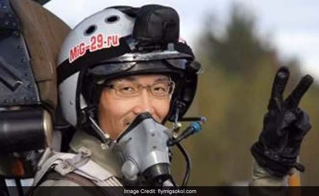 Nga cho khách du lịch bắn AK-47, rong chơi bằng MiG-29 hình ảnh 1 nga cho khach du lich ban ak-47, rong choi bang mig-29 hinh anh 1