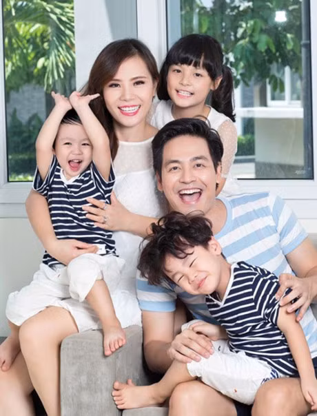 MC Phan Anh va gia dinh 