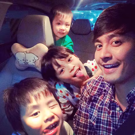 MC Phan Anh va gia dinh 