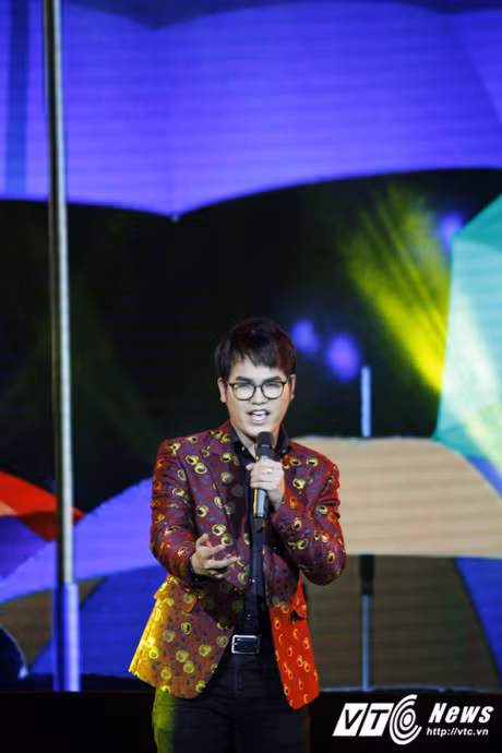 Noo Phước Thịnh vượt mặt Hồ Ngọc Hà thắng thuyết phục tại giải Cống hiến - Ảnh 12 Noo Phuoc Thinh vuot mat Ho Ngoc Ha thang thuyet phuc tai giai Cong hien - Anh 12