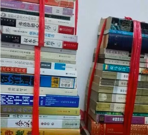 TQ: Nam sinh sở hữu 2.000 cuốn sách trong KTX ảnh 2 - 2