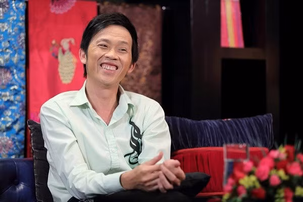 Chính Hoài Linh cũng không thể nghĩ, tài bắt chước của mình sau này lại giúp cho nghề, sử dụng trên sân khấu.