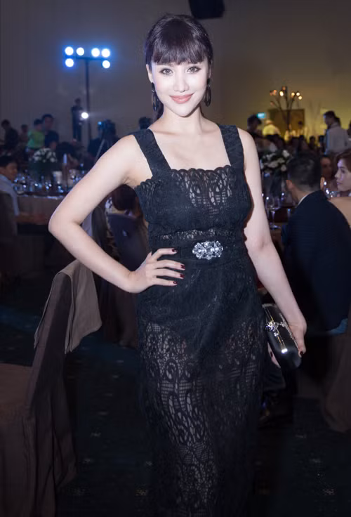 chong-doan-trang-be-con-gai-di-xem-vo-hat-5