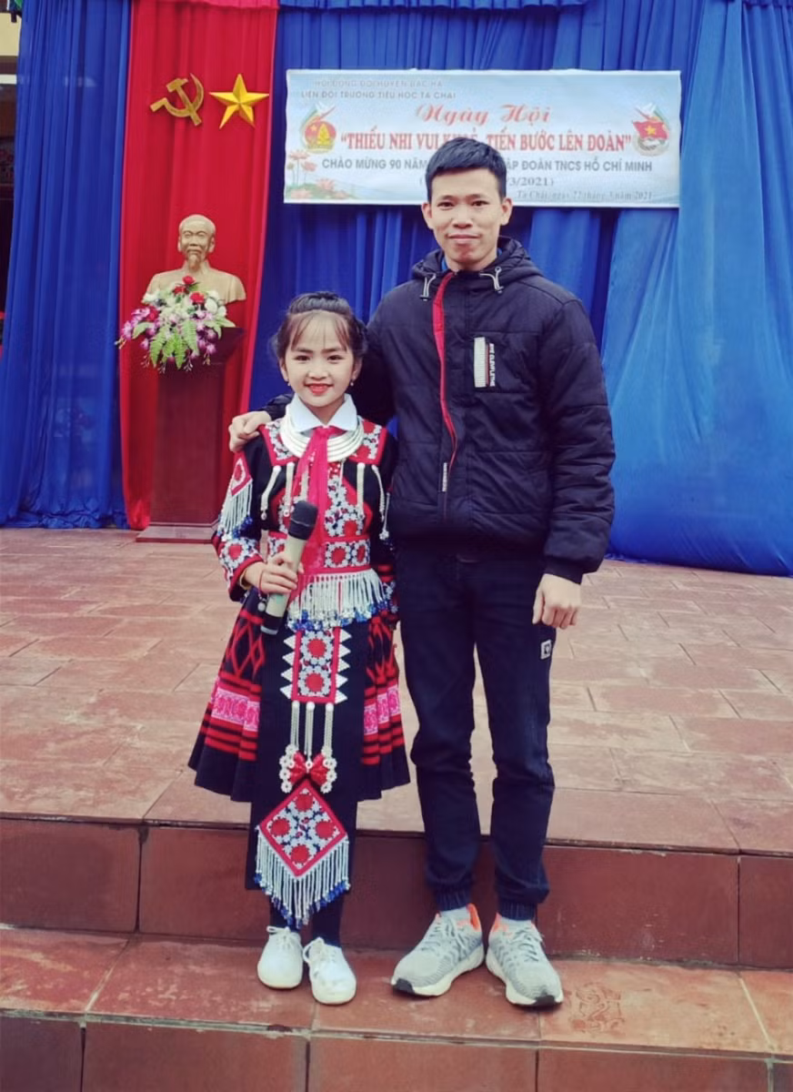 Nhiều gương mặt sáng giá trong các hoạt động văn hóa, văn nghệ ở Bắc Hà là "thành quả" đầy tự hào của thầy Mười.