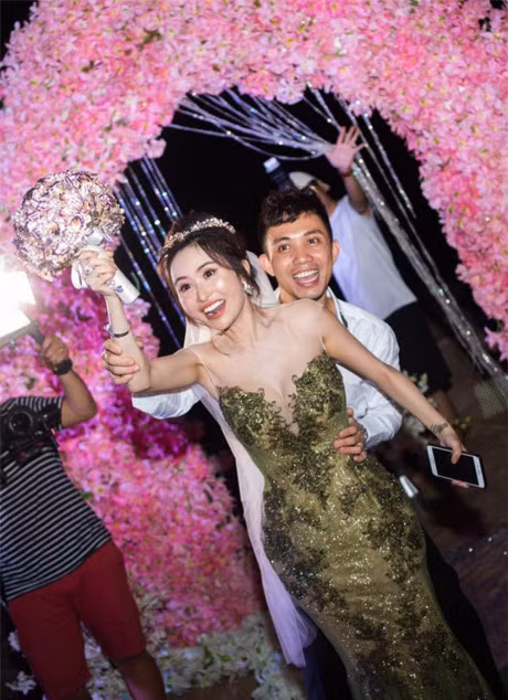 Minh Nhua tiet lo sinh nhat xa hoa voi su gop mat cua Cuong Do La - Anh 1