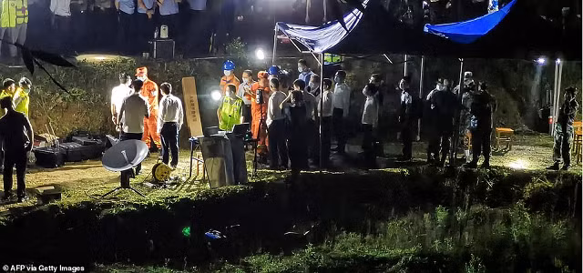 Trung Quốc: Hàng loạt chuyến bay bị hủy sau vụ tai nạn máy bay chở 132 người ảnh 1