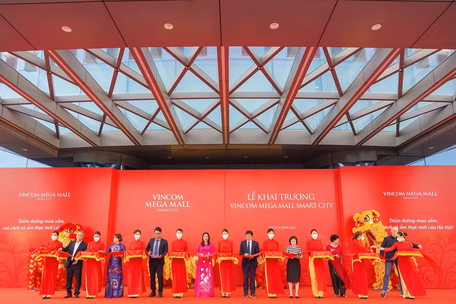 Vincom Mega Mall Smart City - TTTM “Life-Design Mall” đầu tiên tại Việt Nam đã chính thức khai trương, mở cửa đón khách từ sáng 28/4