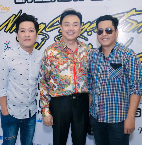 Hoai Linh an mac gian di den 